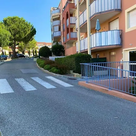 Coeur De Frejus: L'amphitheatre With Pool And Terrace Apartment