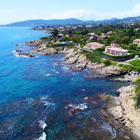 Coeur De Frejus, 3 Pièces Climatisé Avec Piscine, Terrasse, Barbecue Fréjus