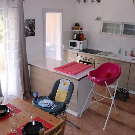 Coeur De Frejus, 3 Pièces Climatisé Avec Piscine, Terrasse, Barbecue Appartamento